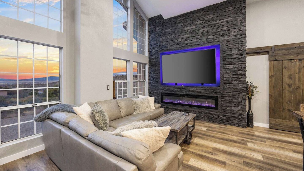 Photo of Livingroom in Lynx Mountain View Estates