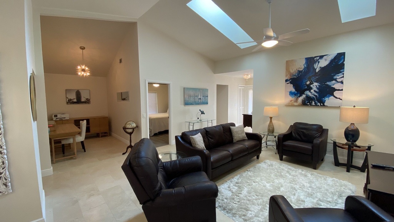 Photo of Livingroom in Samsula-Spruce Creek