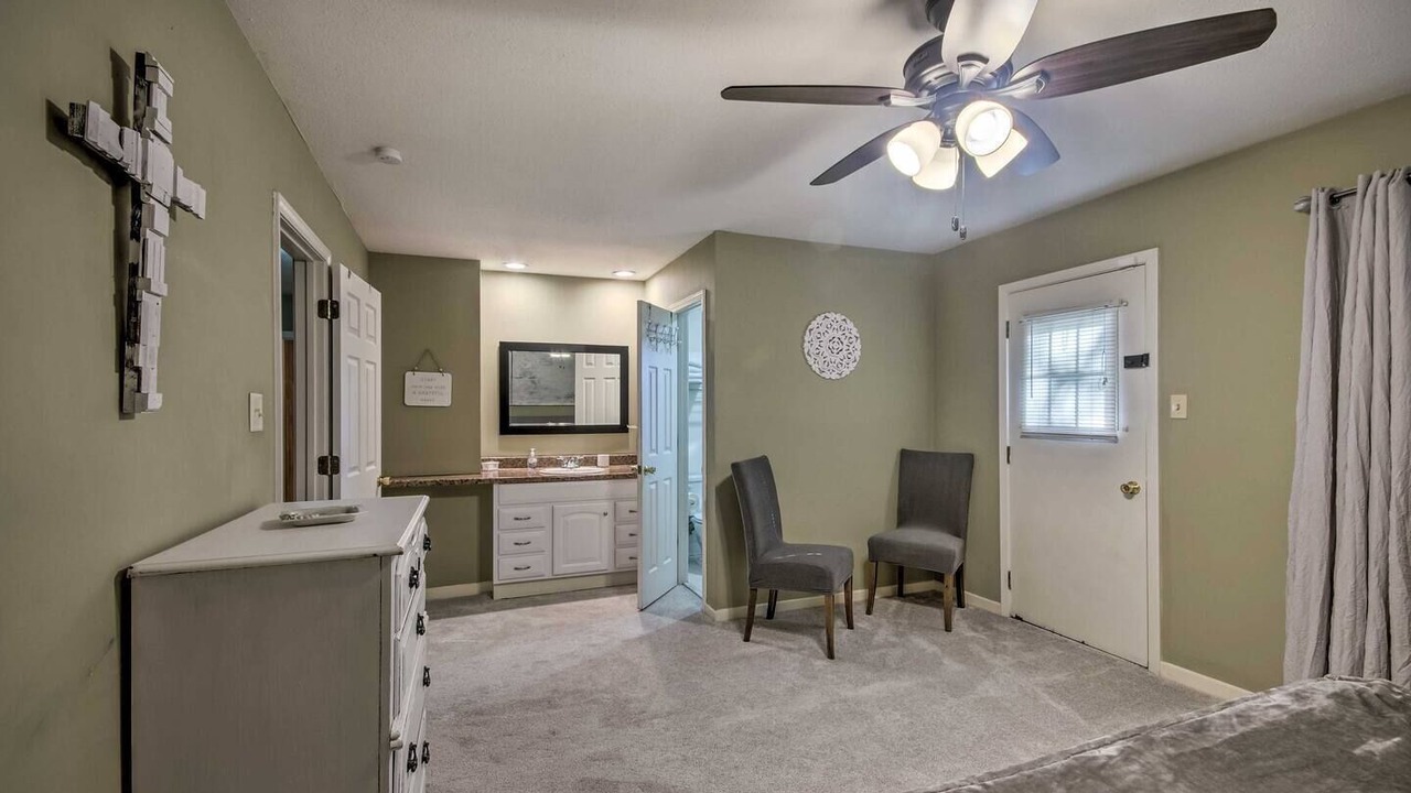 Photo of Bedroom in Tougaloo