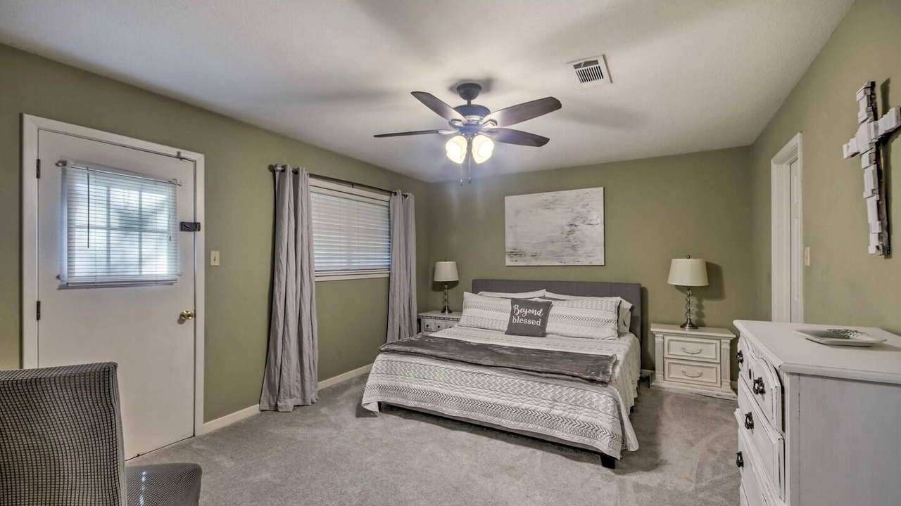Photo of Bedroom in Tougaloo