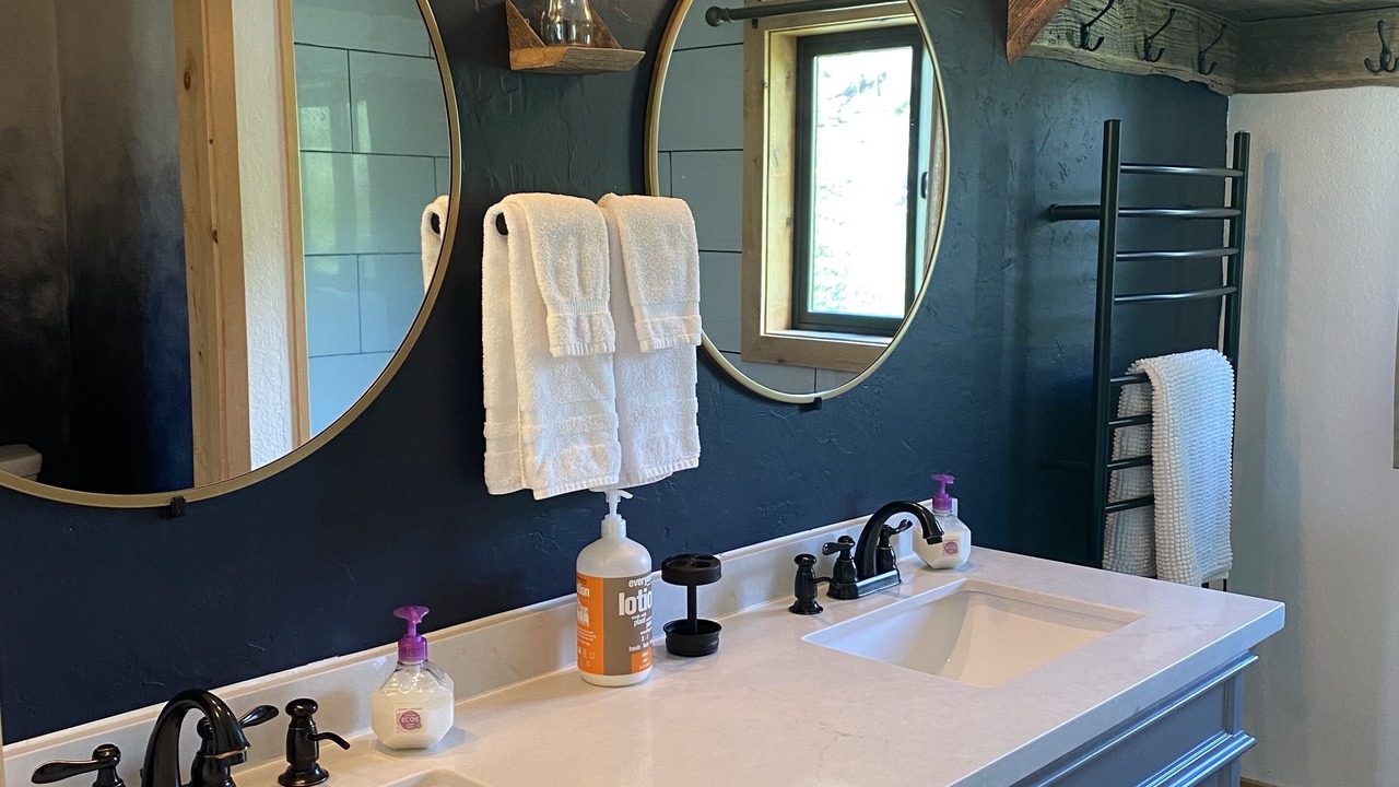 Photo of Bathroom in North Meadow Creek