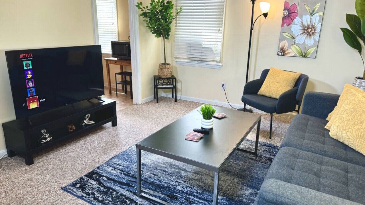Photo of Livingroom in Euclid