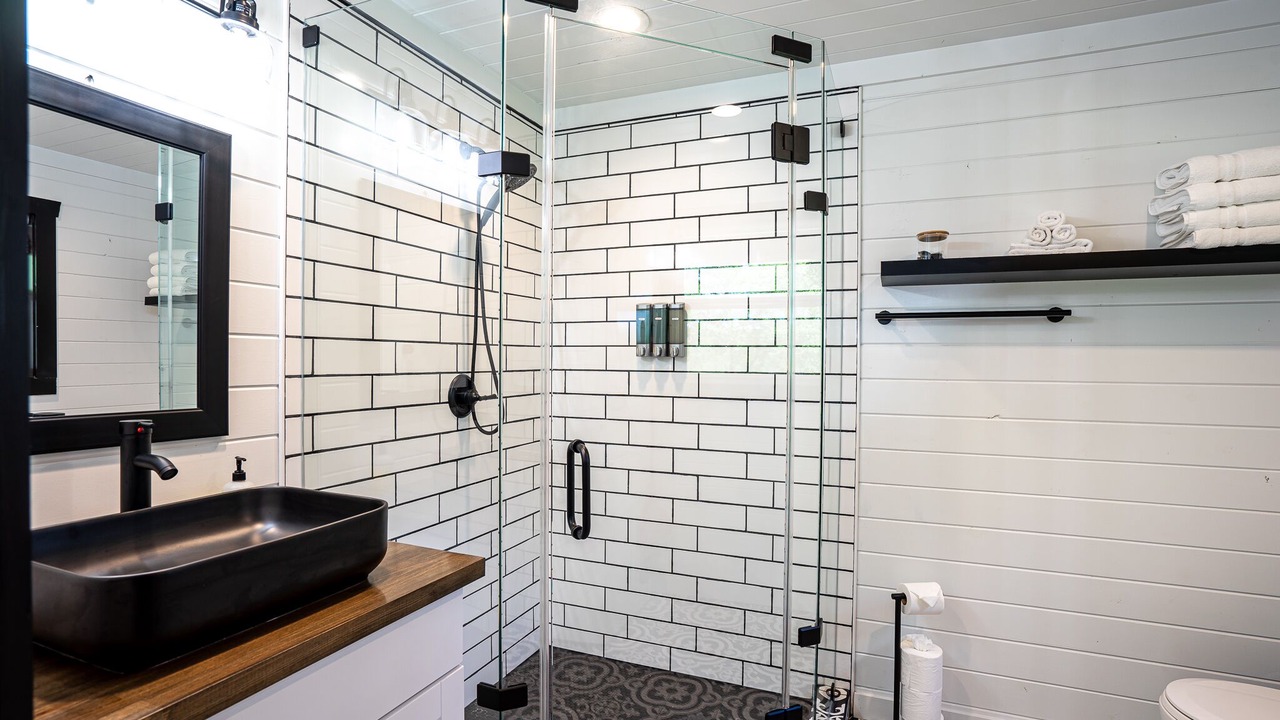 Photo of Bathroom in Canyon Lake