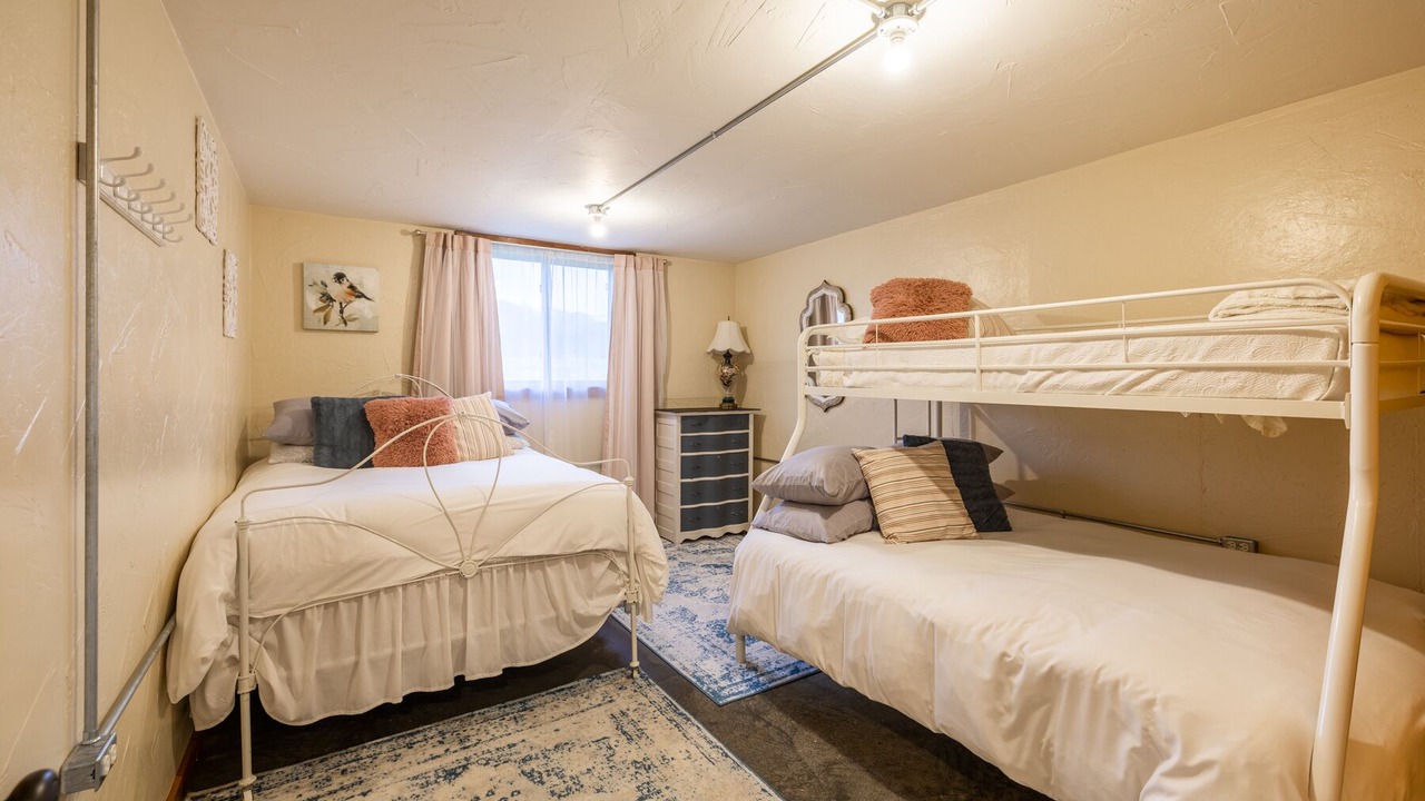 Photo of Bedroom in Whitehall