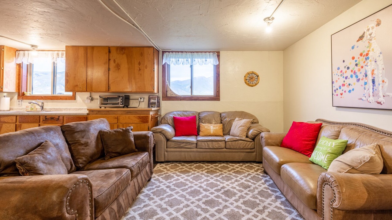 Photo of Livingroom in Whitehall