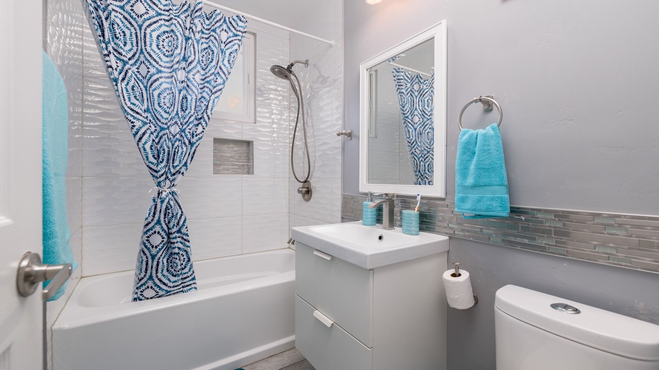 Photo of Bathroom in Loma Portal