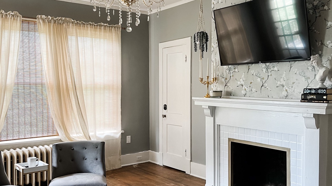 Photo of Livingroom in Midtown