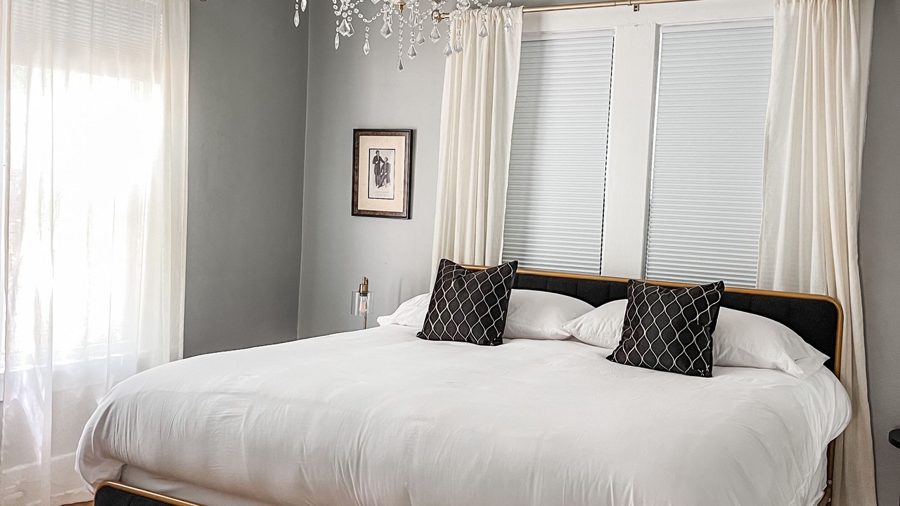 Photo of Bedroom in Midtown