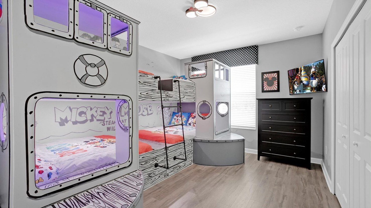 Photo of Bedroom in Bay Lake