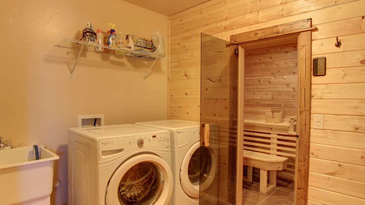Photo of Bedroom in Lazy Acres