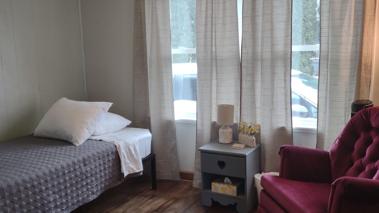 Photo of Bedroom in Conneaut