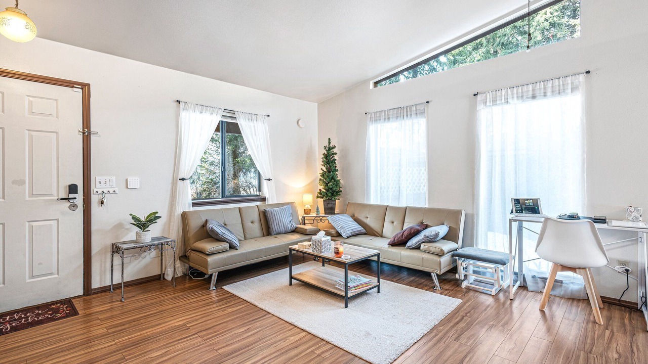 Photo of Livingroom in Hayden