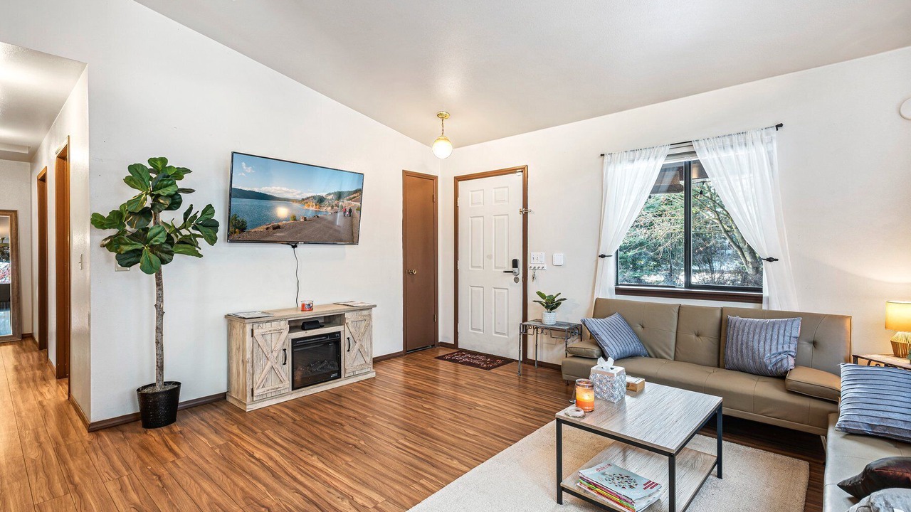 Photo of Livingroom in Hayden