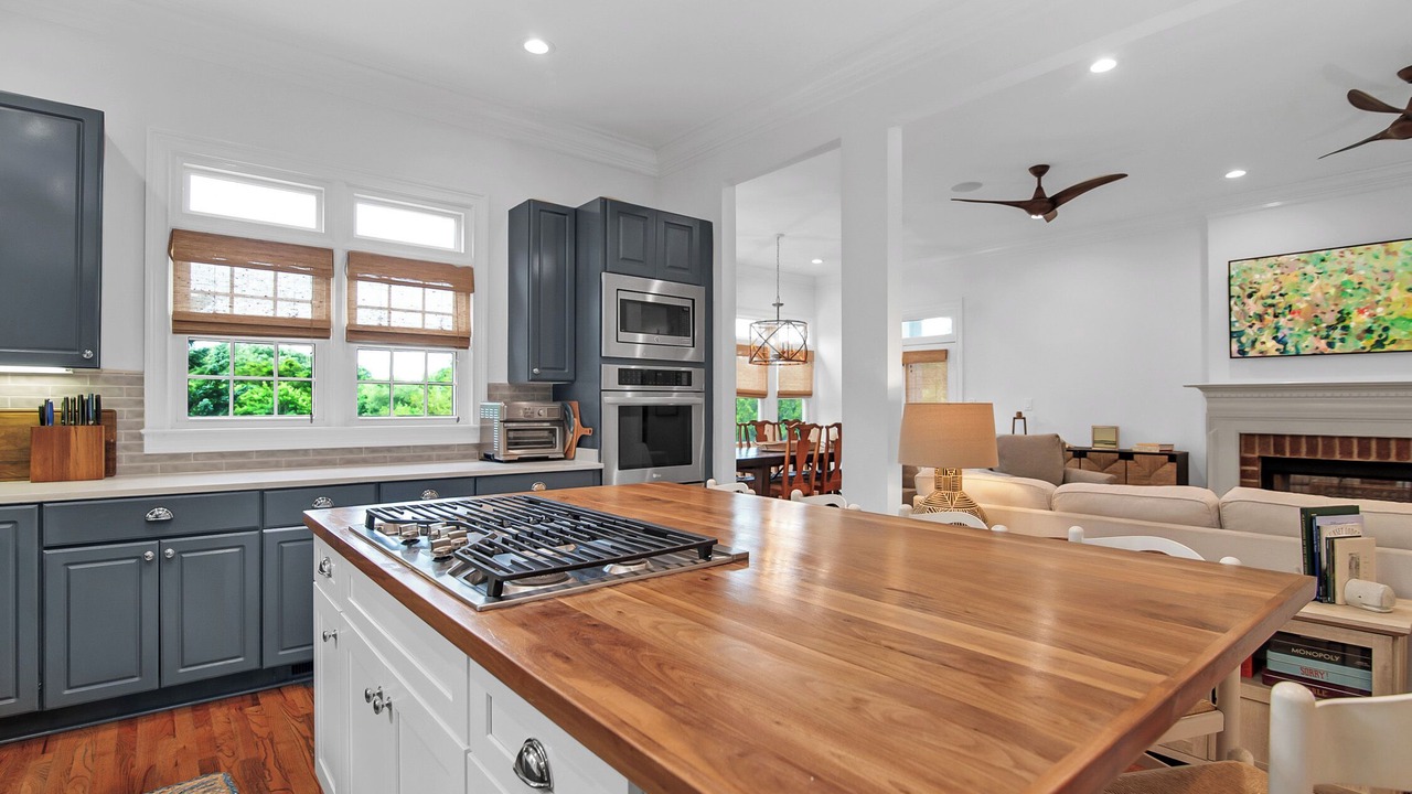 Photo of Kitchen in Debordieu Colony