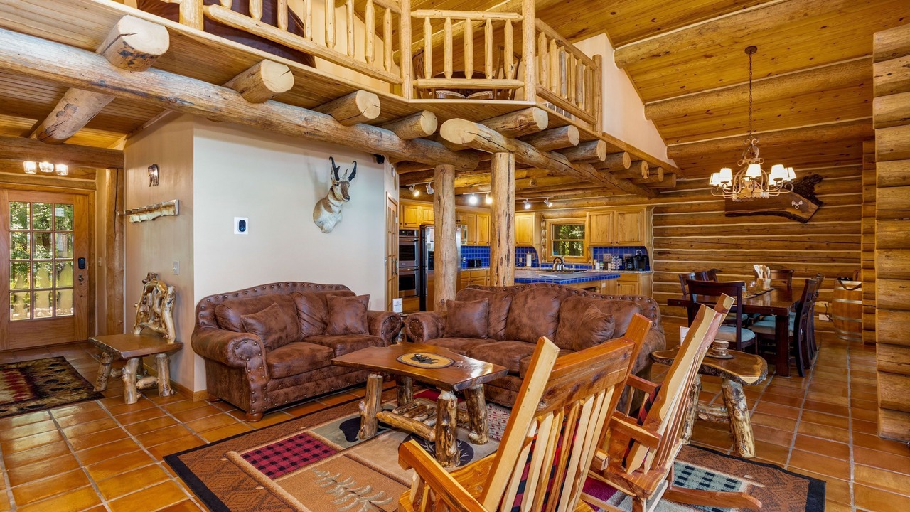 Photo of Livingroom in Mayes County