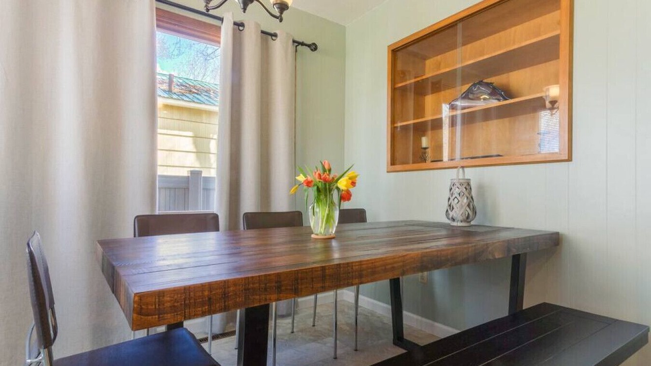 Photo of Bedroom in Garden District