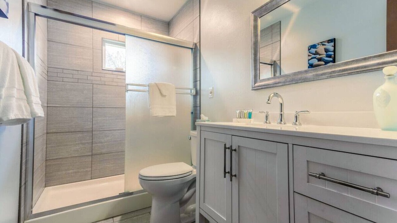 Photo of Bathroom in Garden District