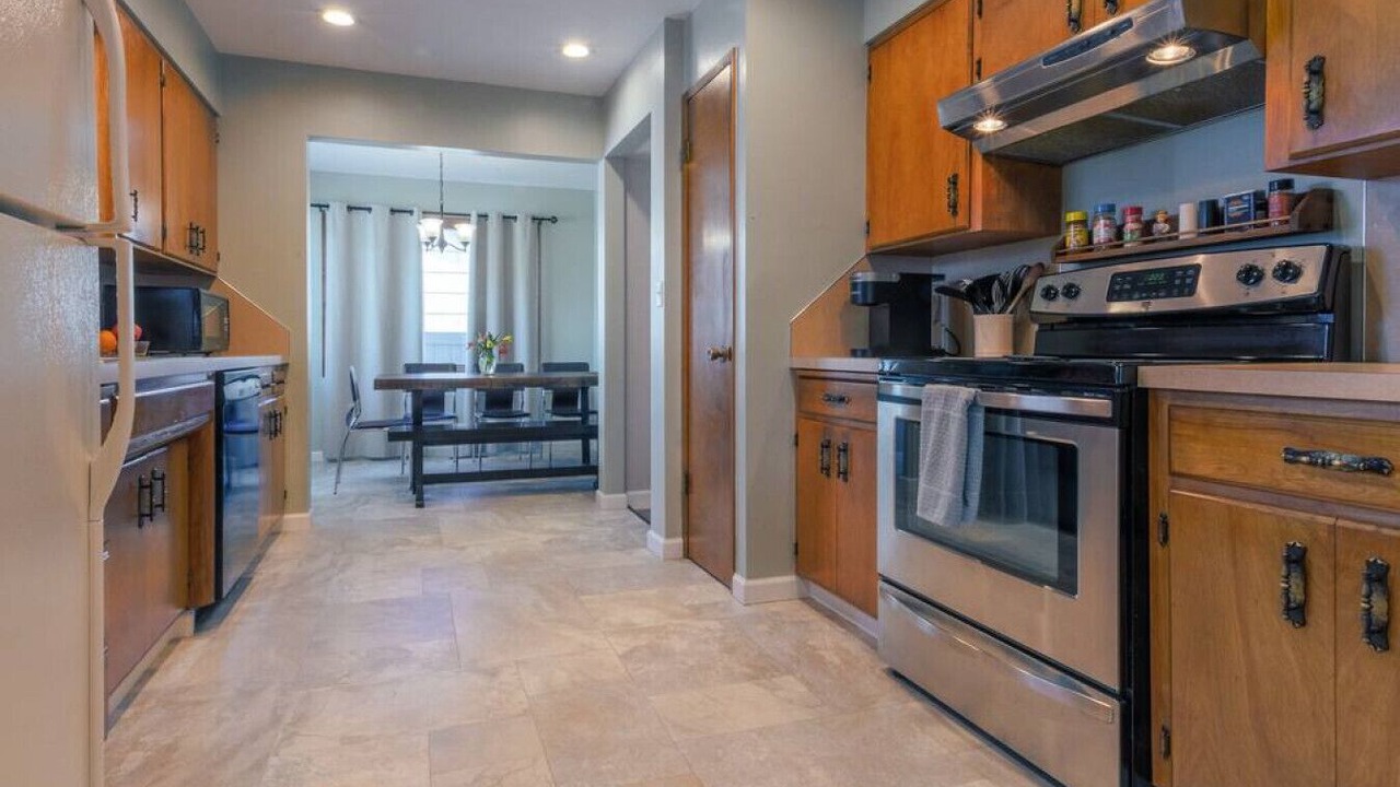 Photo of Bedroom in Garden District