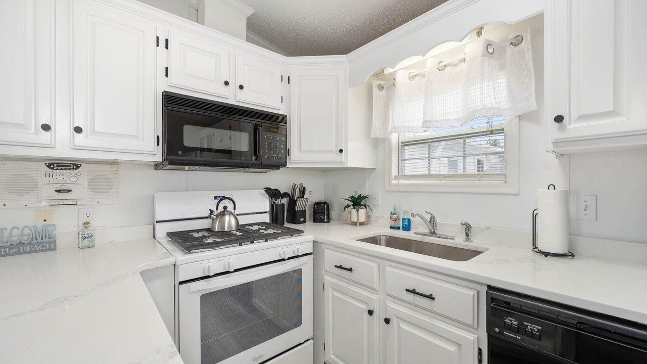 Photo of Kitchen in Assateague Pointe