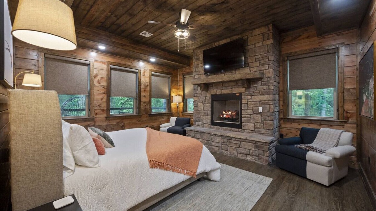 Photo of Bedroom in Hochatown