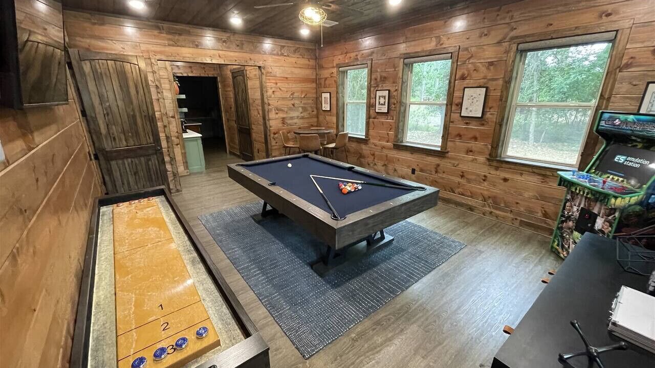 Photo of Bedroom in Hochatown
