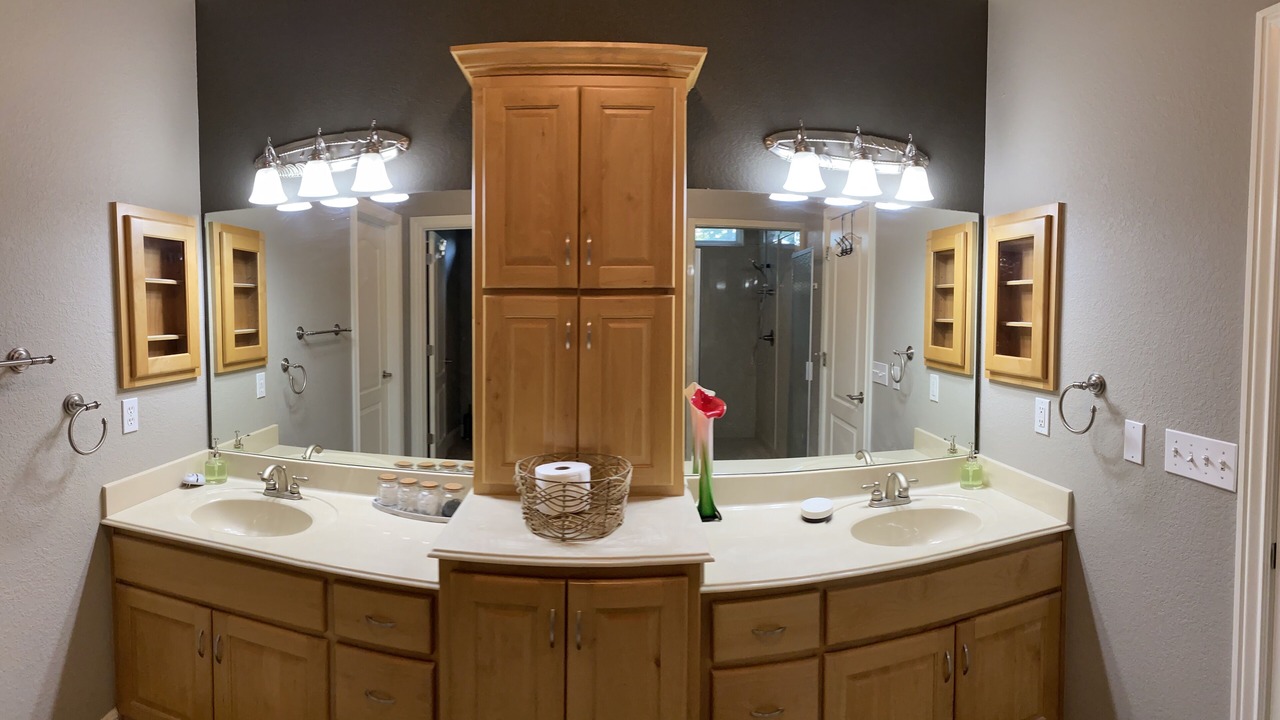 Photo of Bathroom in Maysville