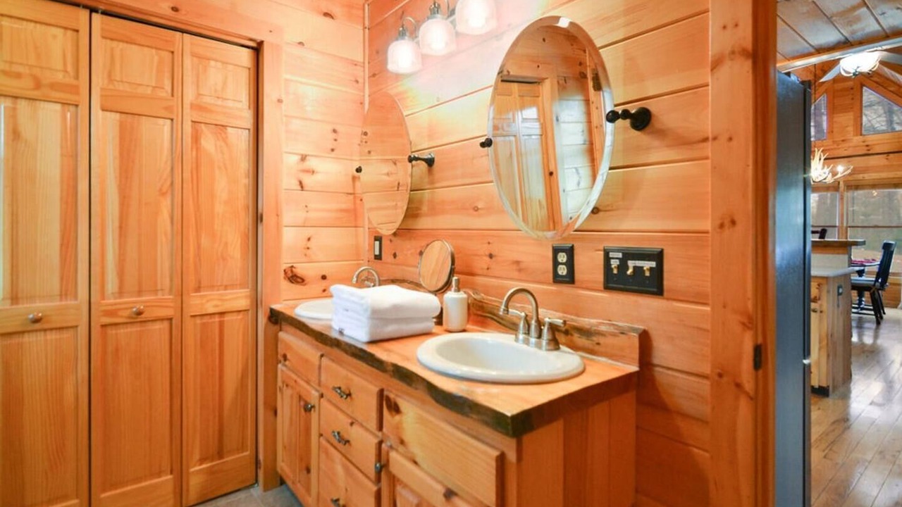 Photo of Bathroom in Ridgeline Vistas
