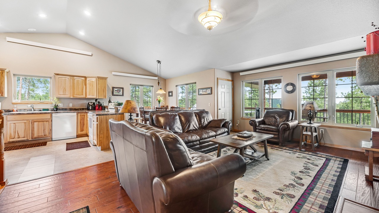 Photo of Livingroom in Benchmark