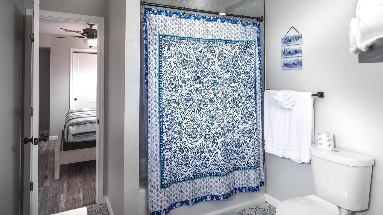 Photo of Bathroom in Pirates Beach