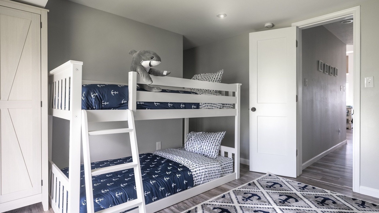 Photo of Bedroom in Pirates Beach