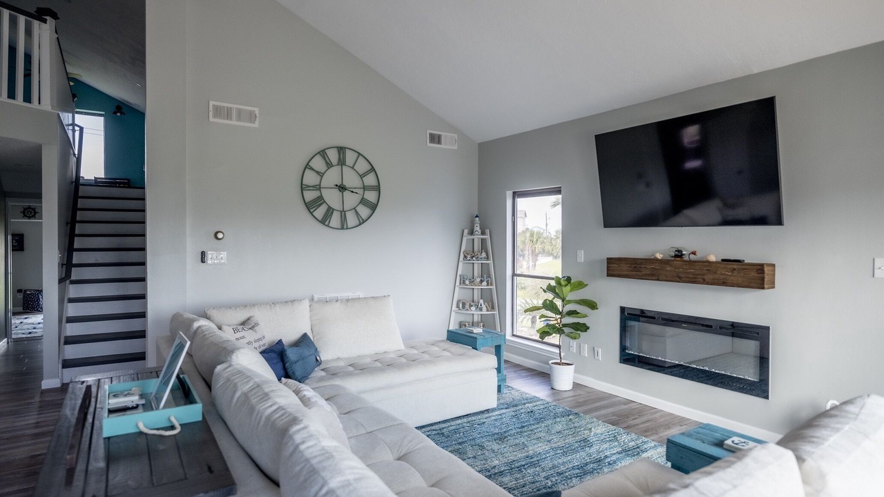 Photo of Bedroom in Pirates Beach
