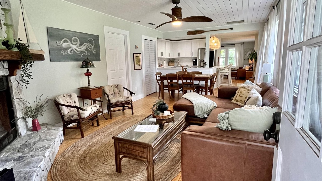 Photo of Livingroom in New Smyrna Beach
