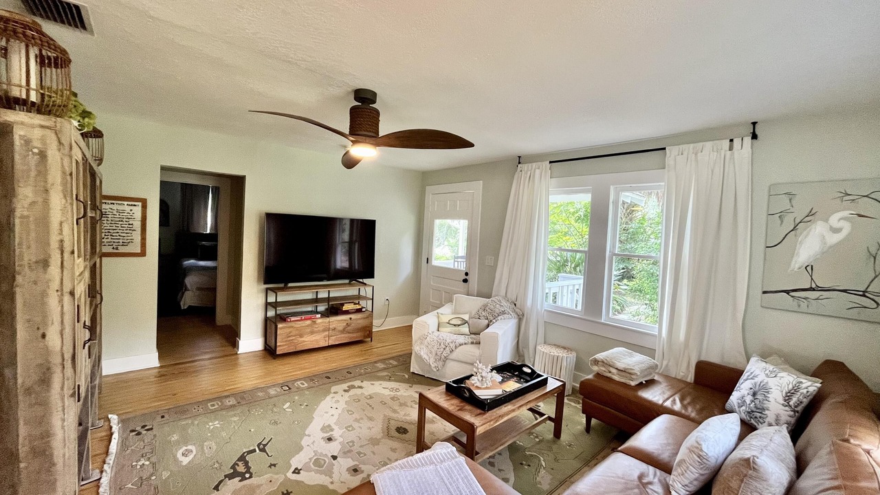 Photo of Livingroom in New Smyrna Beach