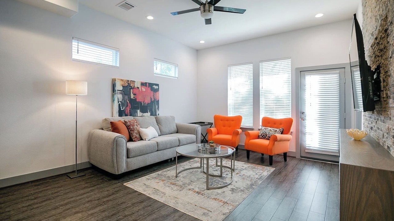 Photo of Livingroom in Washington Ave./ Memorial Park