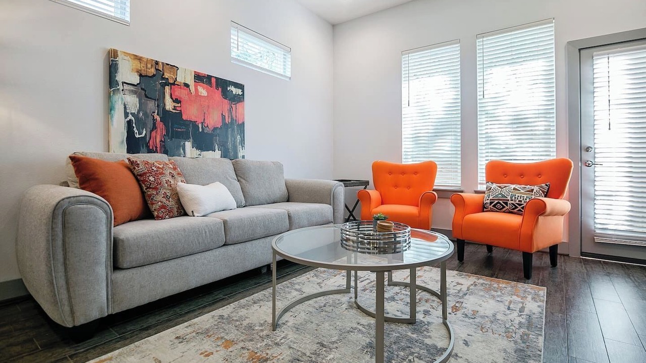Photo of Livingroom in Washington Ave./ Memorial Park