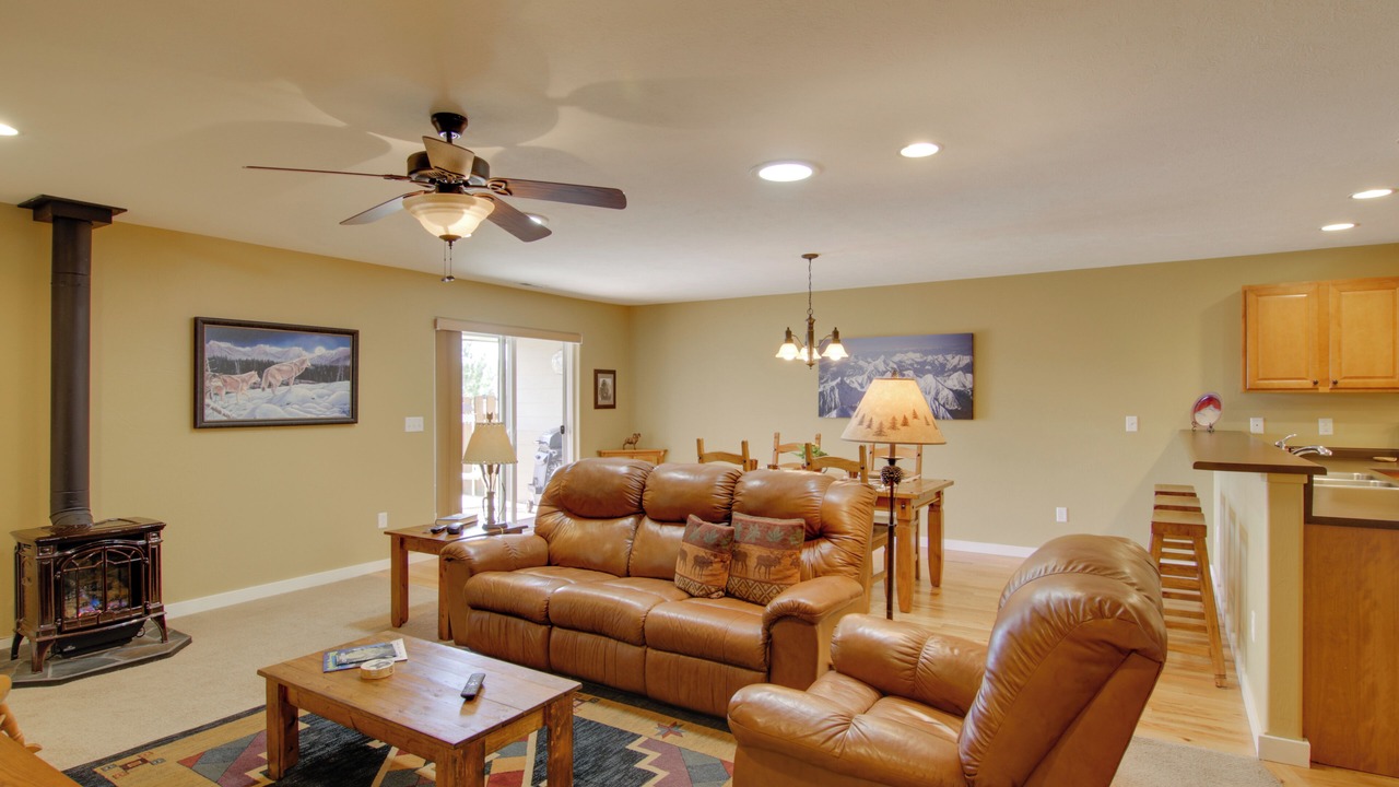 Photo of Livingroom in Four Corners