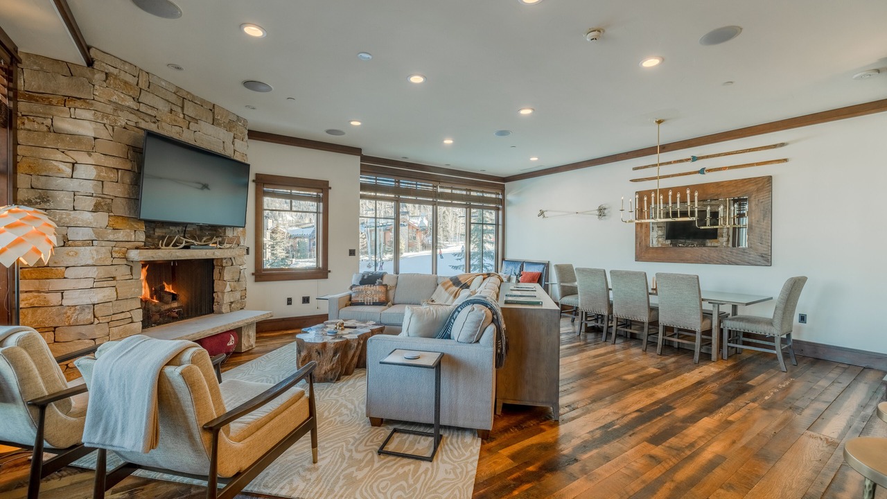 Photo of Livingroom in Empire Pass