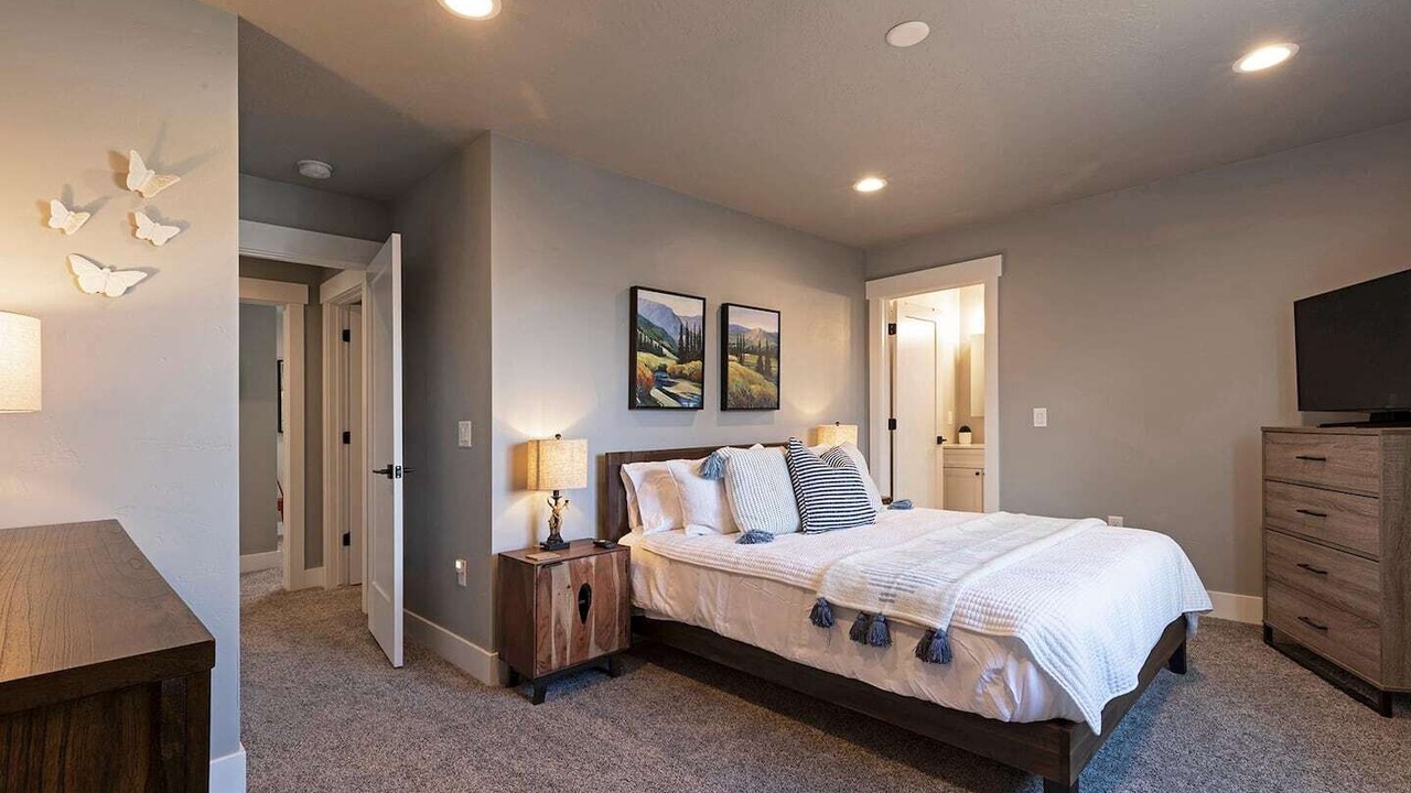 Photo of Bedroom in Riverfront