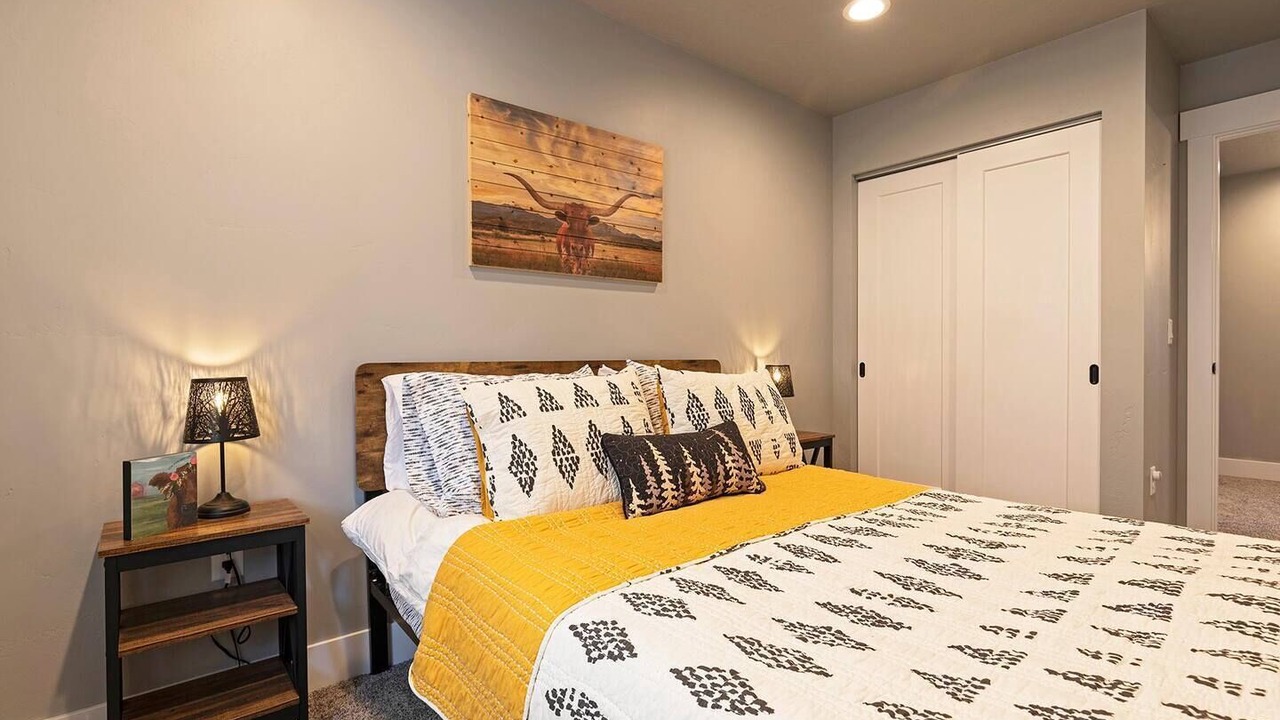 Photo of Bedroom in Riverfront