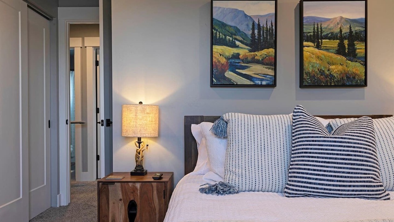 Photo of Bedroom in Riverfront