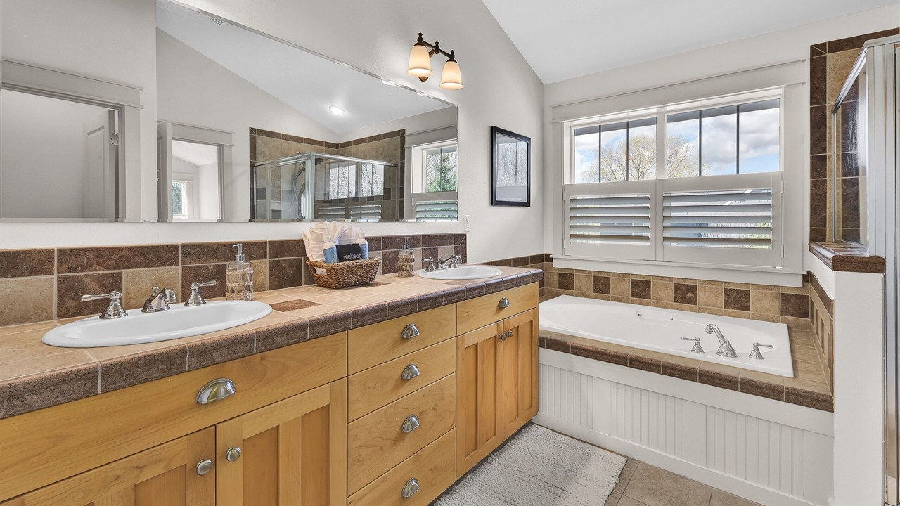 Photo of Bathroom in Garden City