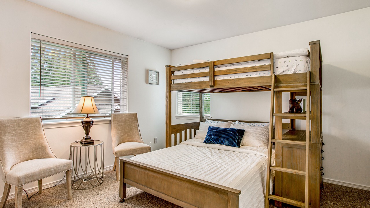 Photo of Bedroom in Allyn