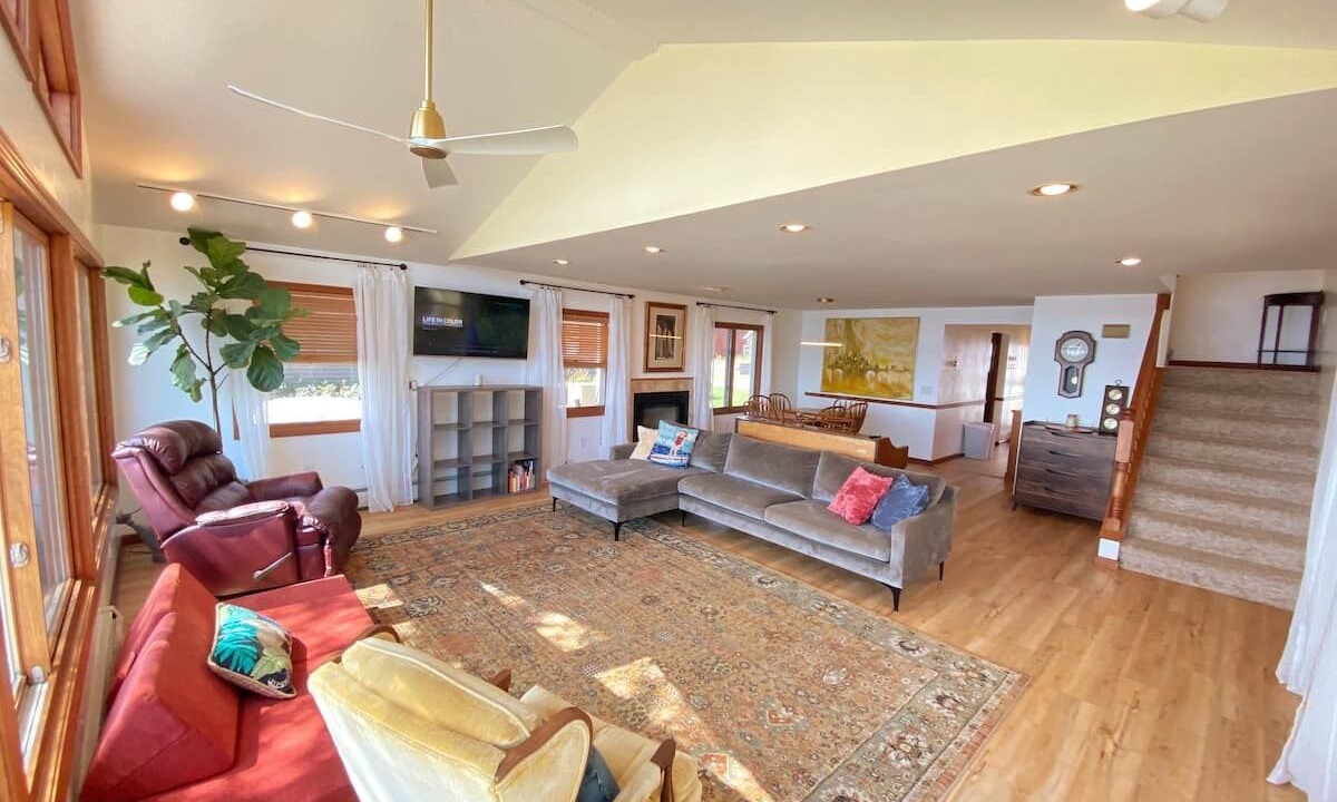 Photo of Livingroom in Lansing