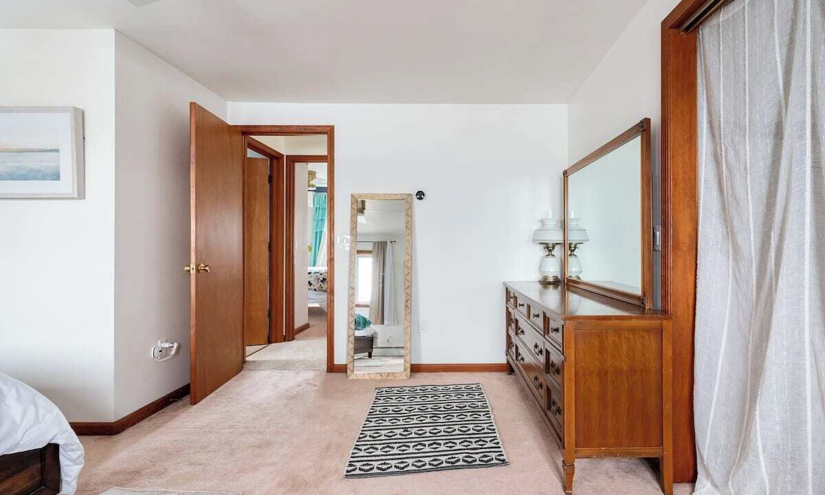Photo of Bedroom in Lansing