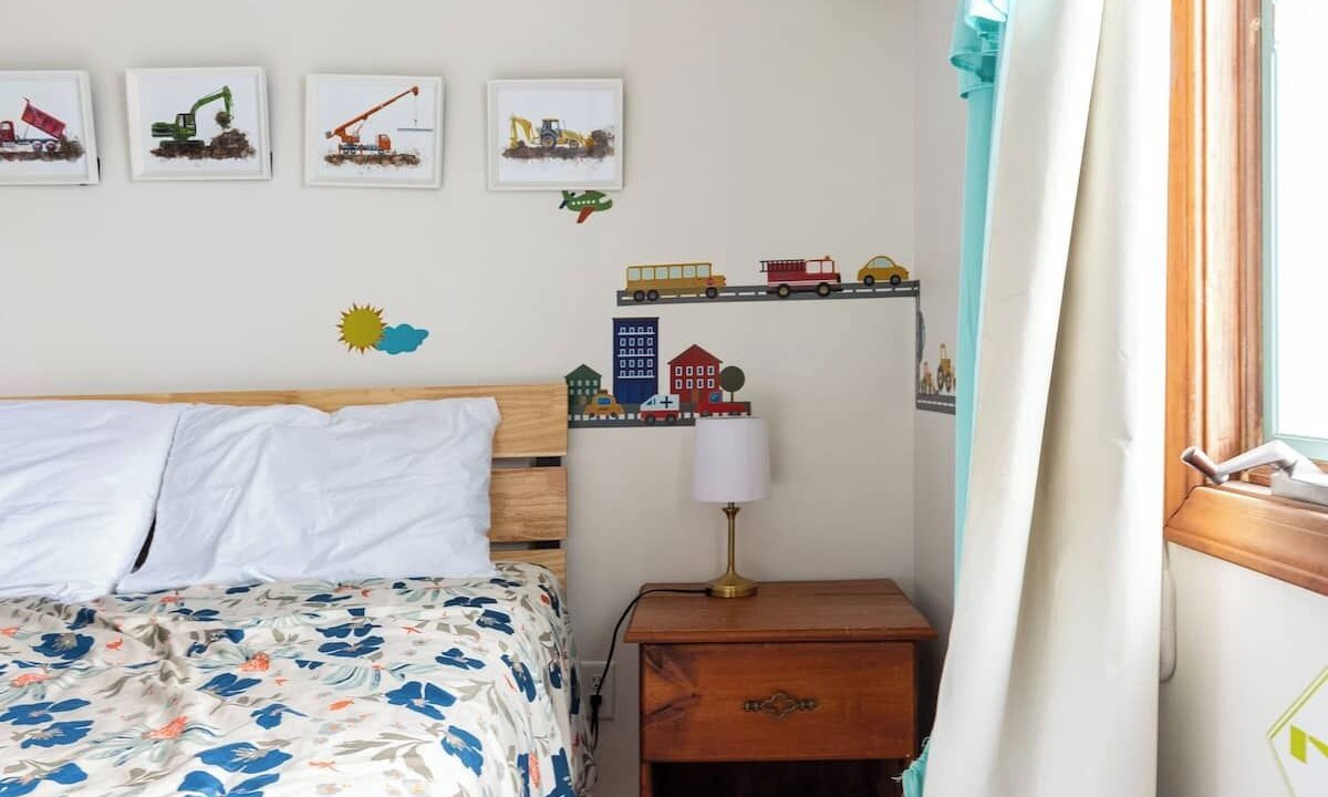 Photo of Bedroom in Lansing