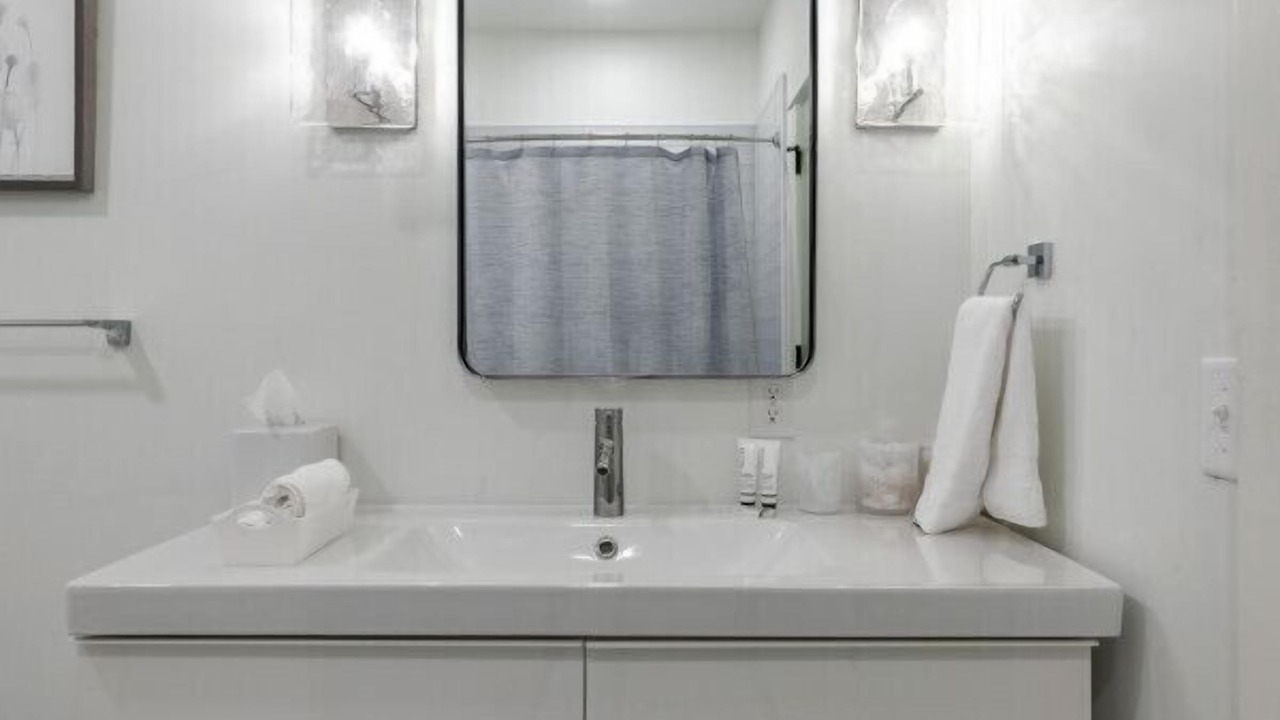 Photo of Bathroom in West Main Historic District
