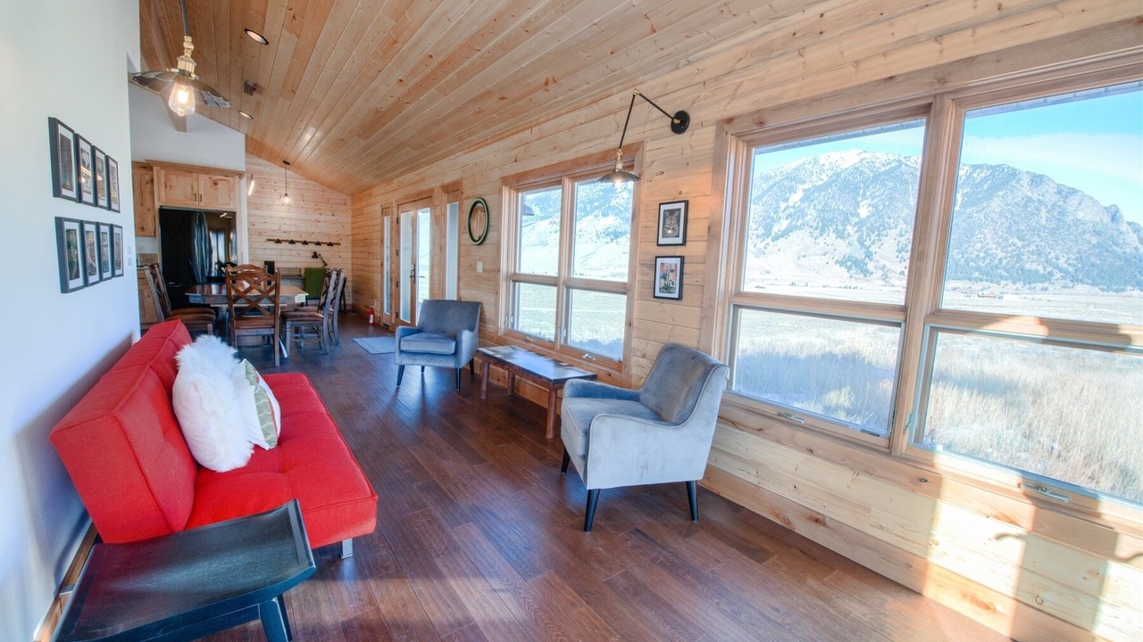 Photo of Livingroom in Cameron