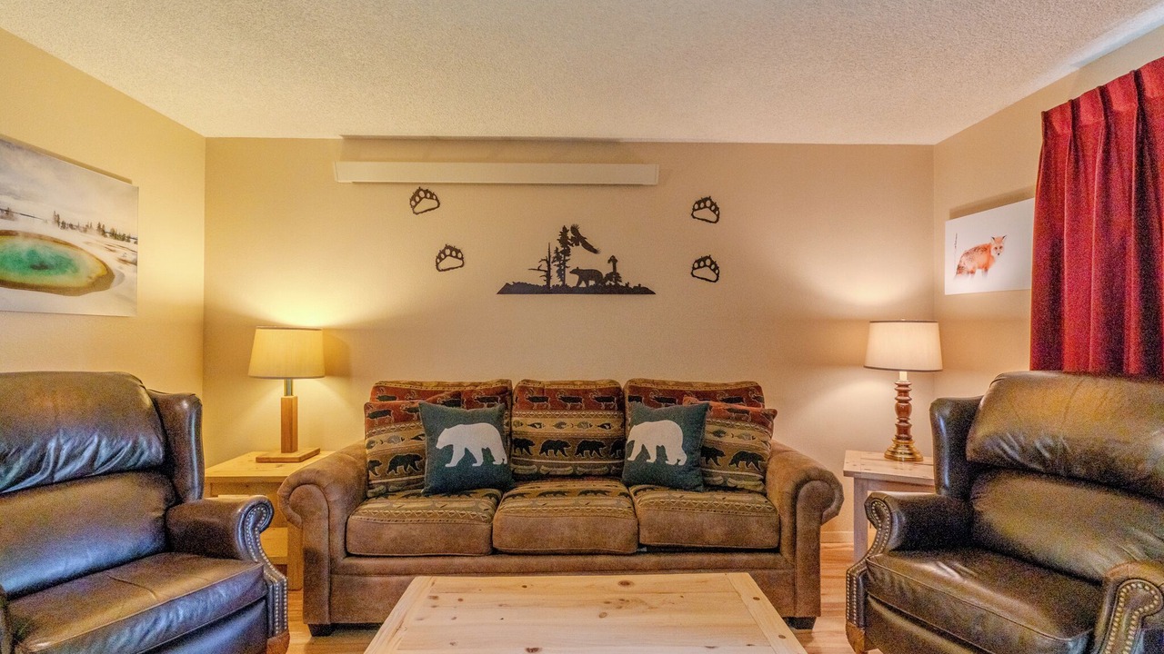 Photo of Livingroom in West Yellowstone