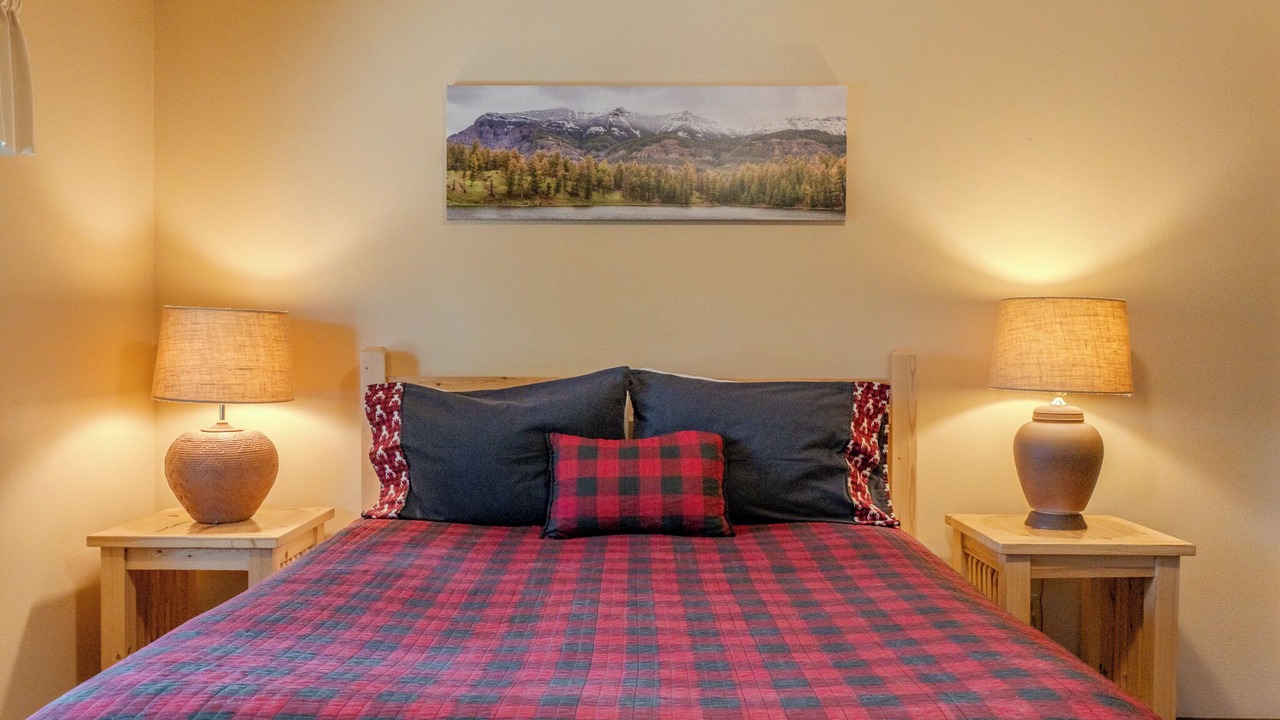 Photo of Bedroom in West Yellowstone