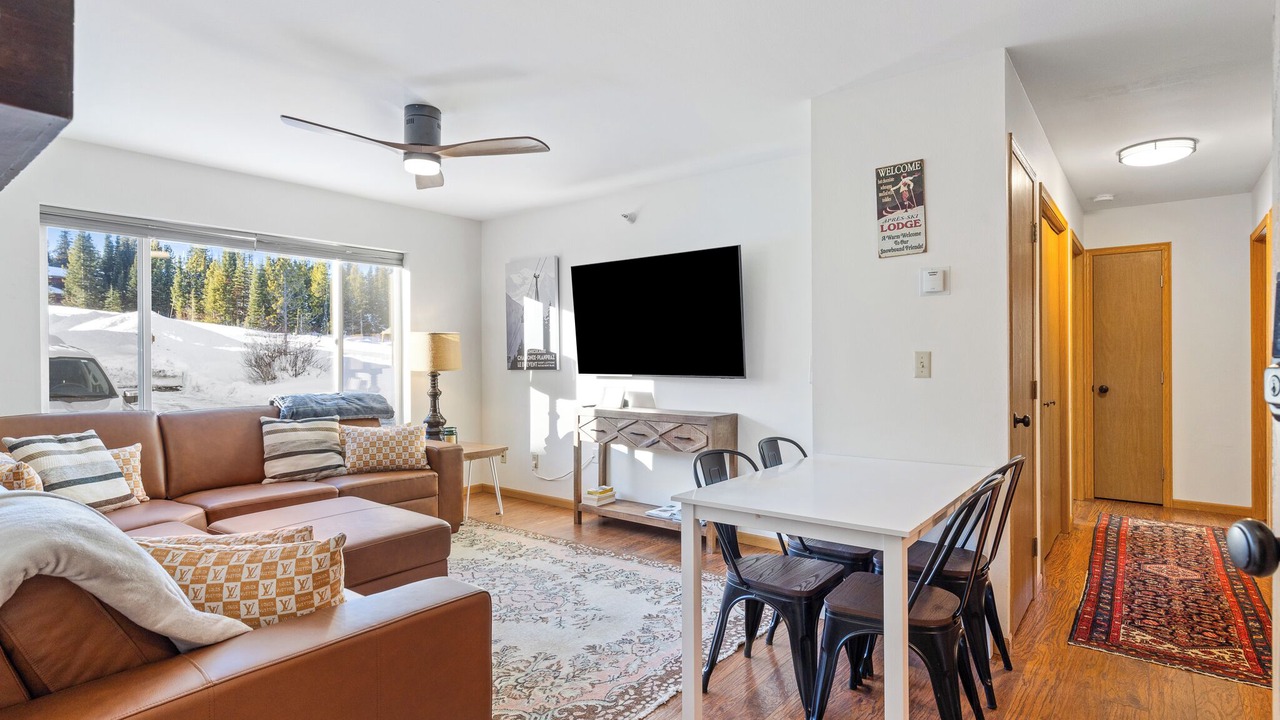 Photo of Livingroom in Big Sky